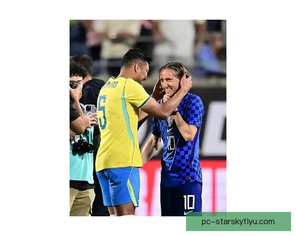 卡塞米罗调侃莫德里奇穿巴西球衣 卡塞米罗调侃莫德里奇穿巴西球衣